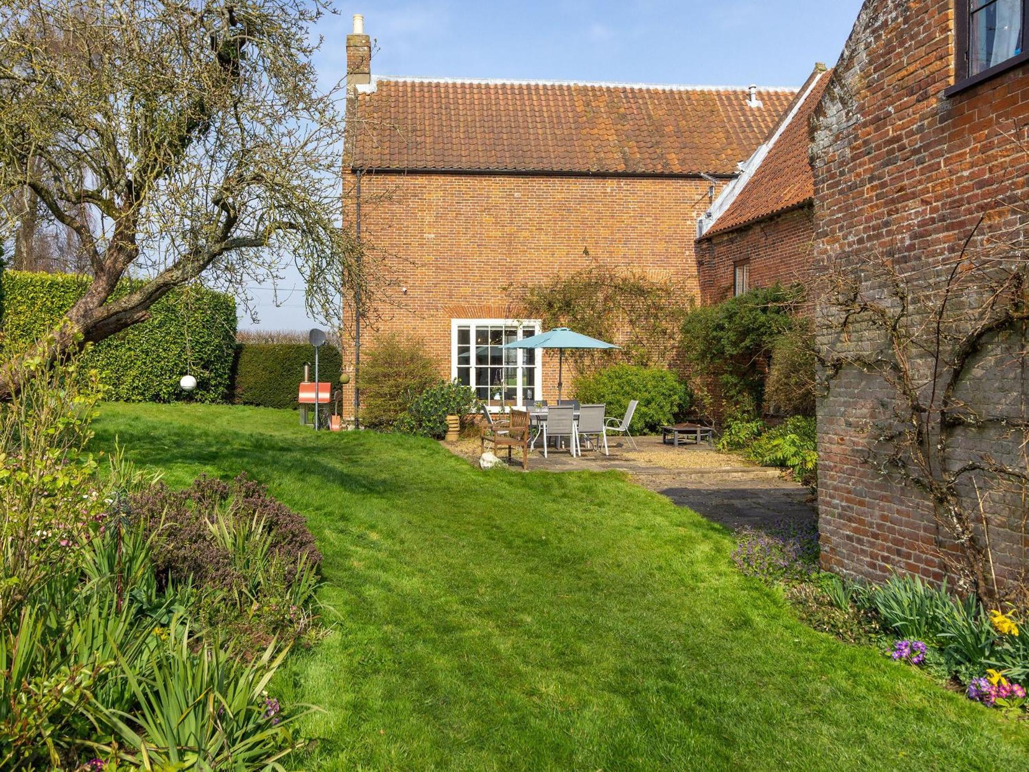 Hemblington Hall Arts And Leisure Ltd South Walsham Esterno foto